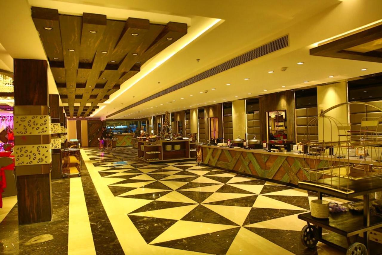 Hotel Crossroad Lucknow Exterior photo